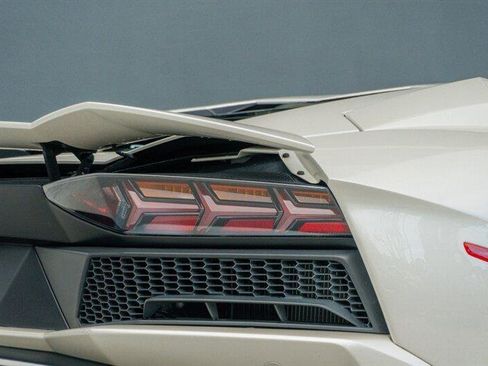 Used 2017 Lamborghini Aventador S image 47