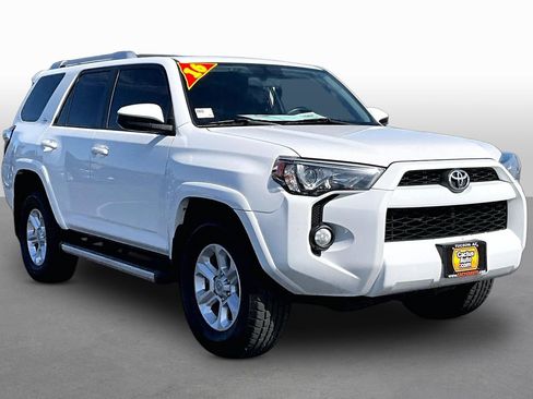 Used 2016 Toyota 4Runner SR5 w/ Convenience Package AWD/4WD image 10