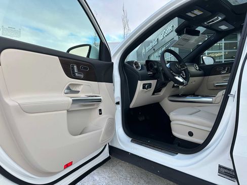 New 2026 Mercedes-Benz GLA 250 4MATIC image 19