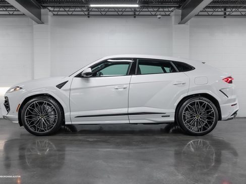 New 2025 Lamborghini Urus SE image 8