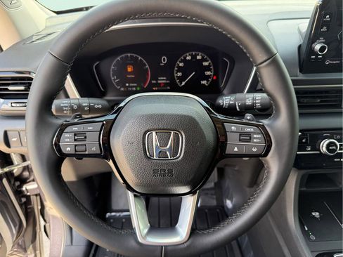 New 2025 Honda Pilot Touring image 17