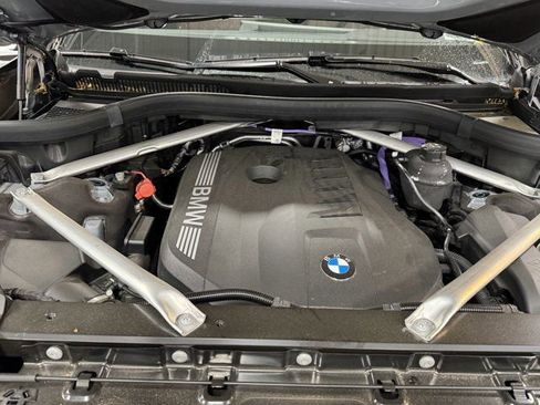 Used 2025 BMW X7 xDrive40i w/ M Sport Package AWD/4WD image 29
