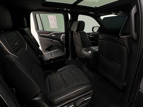 Used 2023 Cadillac Escalade ESV Sport Platinum image 20