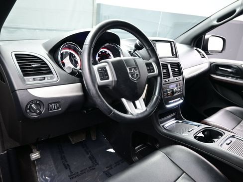 Used 2017 Dodge Grand Caravan GT FWD image 13