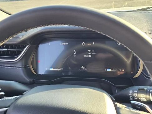 Used 2023 Jeep Grand Cherokee L Limited w/ Luxury Tech Group II image 32