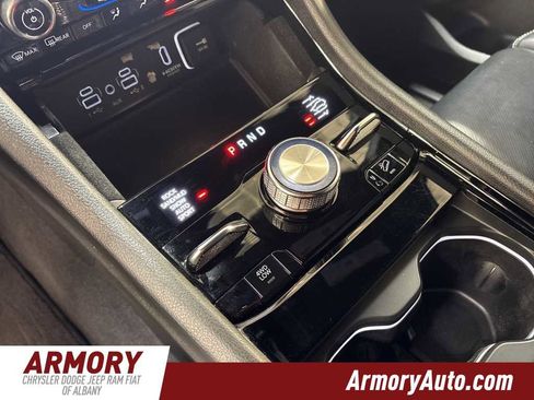 Used 2022 Jeep Grand Cherokee Overland w/ Luxury Tech Group IV image 22