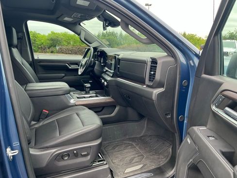 Used 2024 GMC Sierra 1500 SLT w/ SLT Premium Plus Package AWD/4WD image 10
