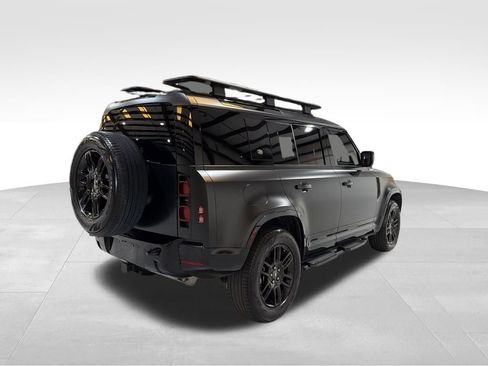 Used 2024 Land Rover Defender 110 X-Dynamic SE image 6