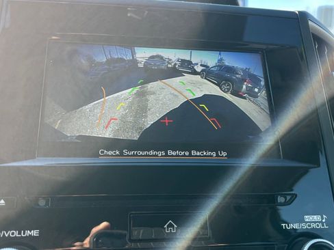 Used 2023 Subaru Forester Premium image 12