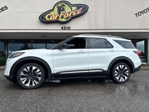 Used 2026 Ford Explorer Platinum w/ LUX Leather Package AWD/4WD image 10