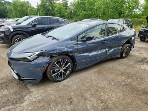 Used 2026 Toyota Prius XLE FWD image 2