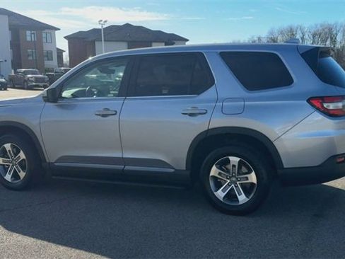 Used 2023 Honda Pilot EX-L image 6