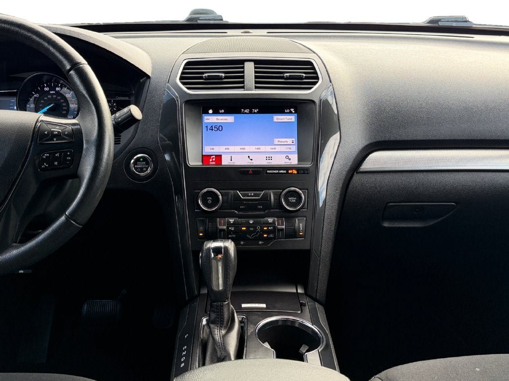Used 2018 Ford Explorer XLT w/ Equipment Group 201A AWD/4WD image 13