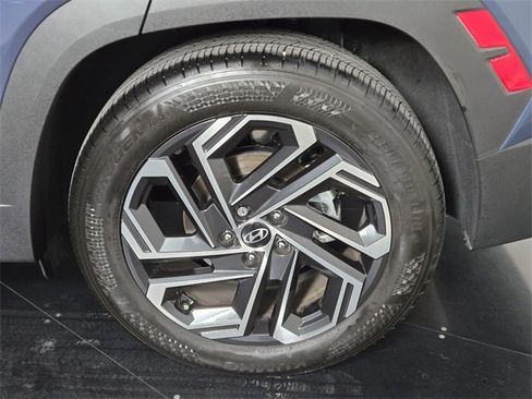 Used 2025 Hyundai Tucson Limited image 11