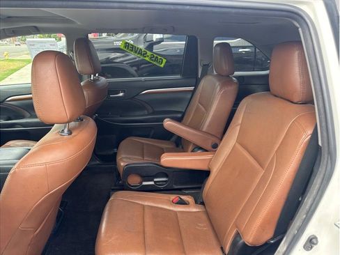 Used 2018 Toyota Highlander Limited AWD/4WD image 10