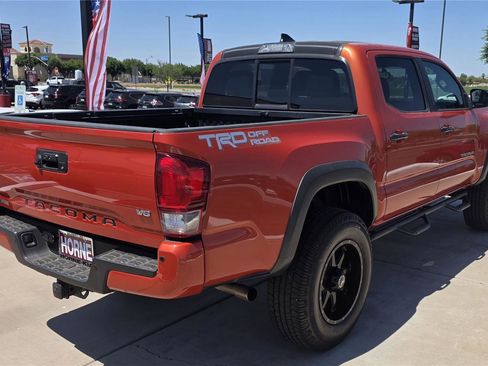 Used 2016 Toyota Tacoma TRD Off-Road w/ Premium & Technology Package RWD image 5