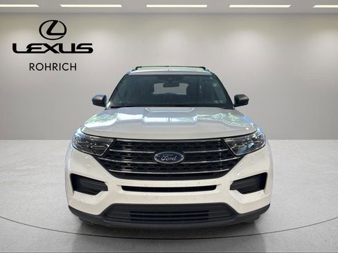 Used 2021 Ford Explorer XLT w/ Class III Trailer Tow Package AWD/4WD image 2
