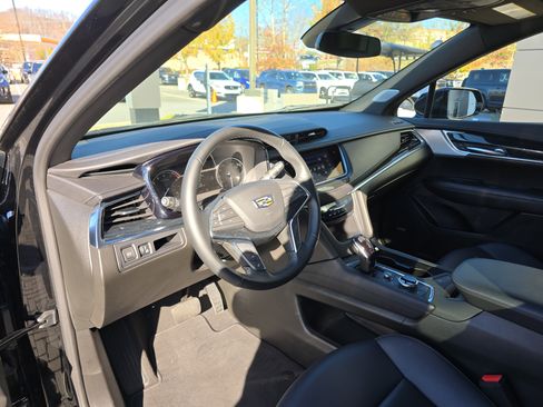 Used 2025 Cadillac XT5 Premium Luxury image 24