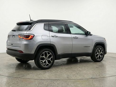 Used 2025 Jeep Compass Limited AWD/4WD image 9