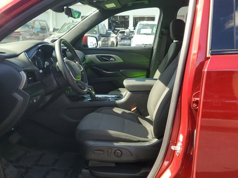Used 2023 Chevrolet Traverse LT image 22