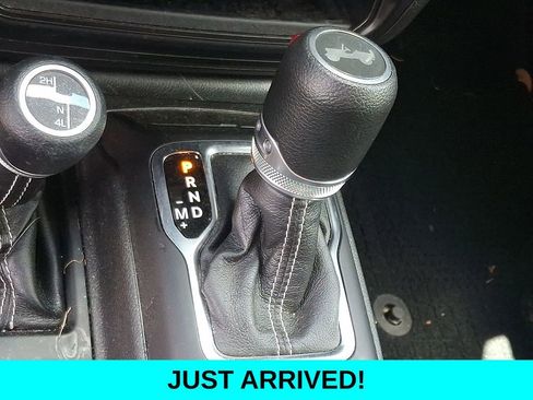 Used 2022 Jeep Wrangler Unlimited Sahara AWD/4WD image 14