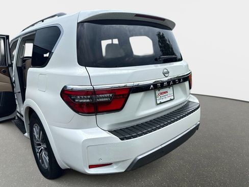Used 2022 Nissan Armada SL w/ Captain's Chairs Package AWD/4WD image 8