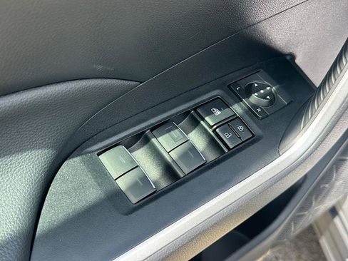 Certified 2025 Toyota RAV4 SE AWD/4WD image 16