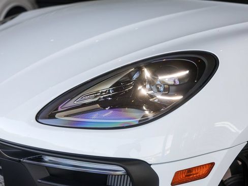 Certified 2023 Porsche Macan GTS AWD/4WD image 12