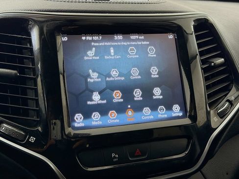 Used 2019 Jeep Cherokee Limited AWD/4WD image 29