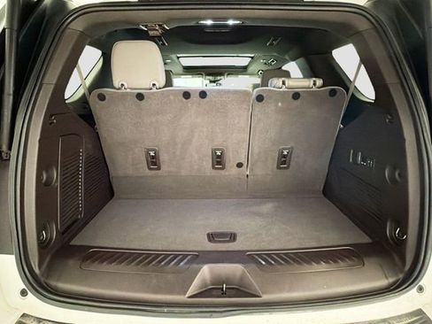 Used 2023 GMC Yukon SLT w/ SLT Premium Package image 25