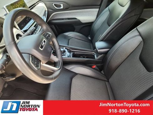 Used 2024 Jeep Compass Latitude AWD/4WD image 14