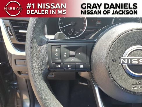 Used 2023 Nissan Rogue S AWD/4WD image 13