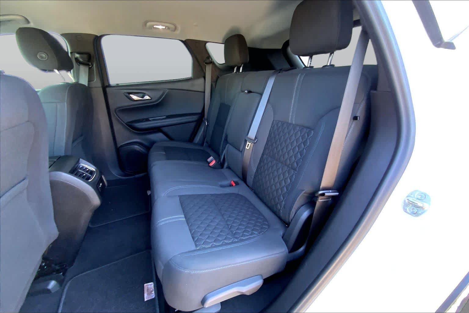 Used 2022 Chevrolet Blazer LT FWD image 19