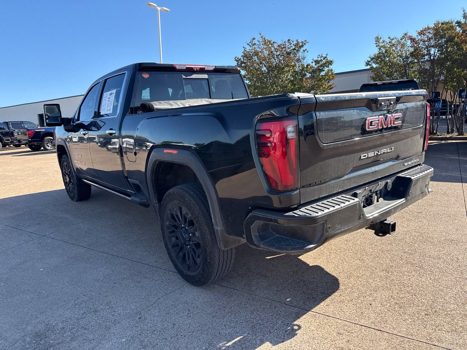 Used 2025 GMC Sierra 2500 Denali w/ Denali Reserve Package AWD/4WD image 5