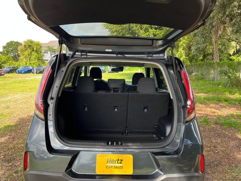 Used 2025 Kia Soul LX w/ LX Technology Package FWD image 24
