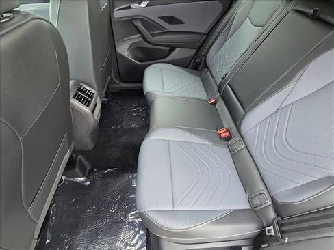 New 2026 Volkswagen Tiguan SE R-Line FWD image 15