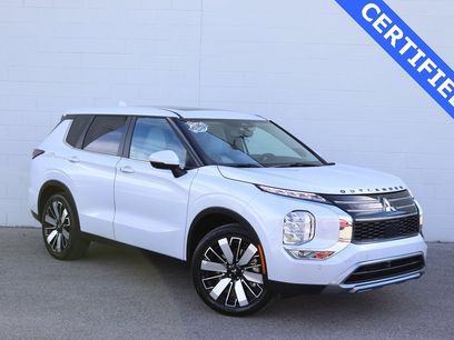 Used 2025 Mitsubishi Outlander SE