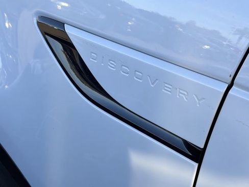 Used 2023 Land Rover Discovery S R-Dynamic image 11