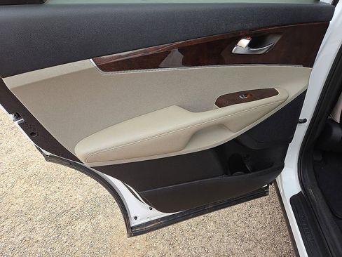 Used 2016 Kia Sorento LX image 21