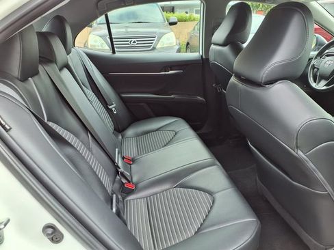 Used 2022 Toyota Camry SE w/ Carpet Mat Package (TMS) FWD image 25