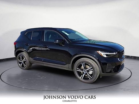 New 2026 Volvo XC40 B5 Core w/ Climate Package image 6