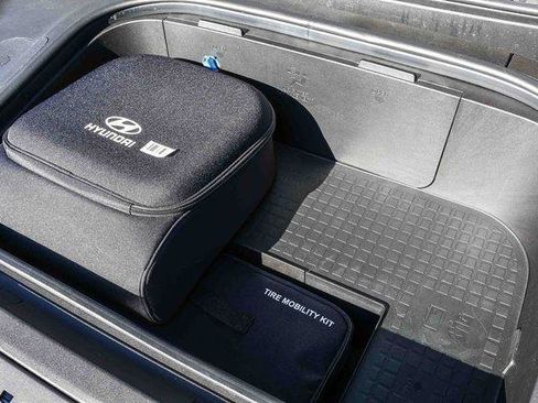 New 2026 Hyundai Ioniq 9 Calligraphy image 12