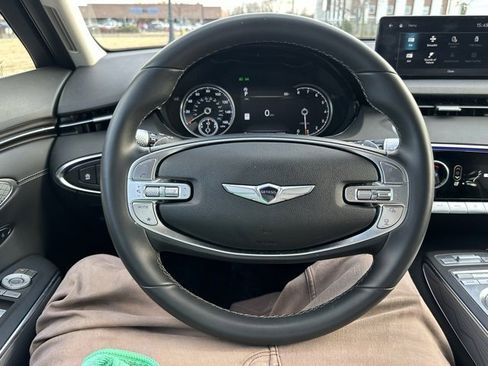 Used 2024 Genesis GV70 2.5T w/ Advanced Package image 37