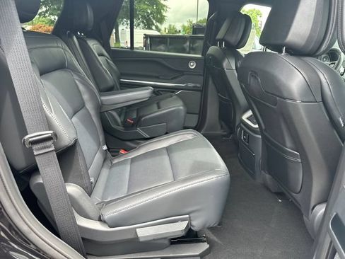 New 2026 Lincoln Navigator Reserve w/ Jet Appearance Package AWD/4WD image 16