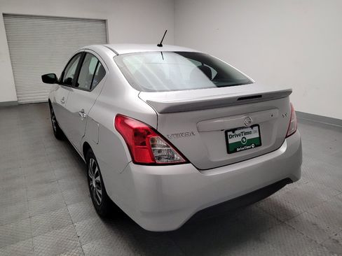 Used 2019 Nissan Versa SV FWD image 6