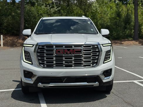 Used 2025 GMC Yukon XL Denali AWD/4WD image 2