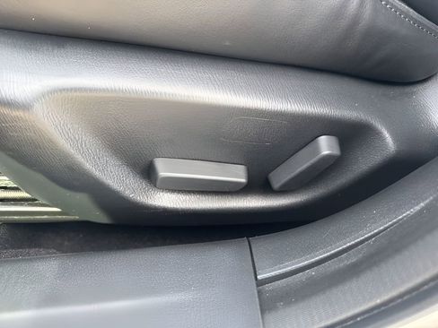 Used 2018 MAZDA MAZDA3 Touring image 8