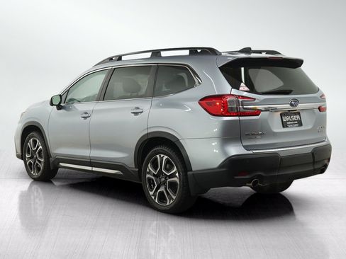 Used 2023 Subaru Ascent Limited w/ Technology Package AWD/4WD image 4