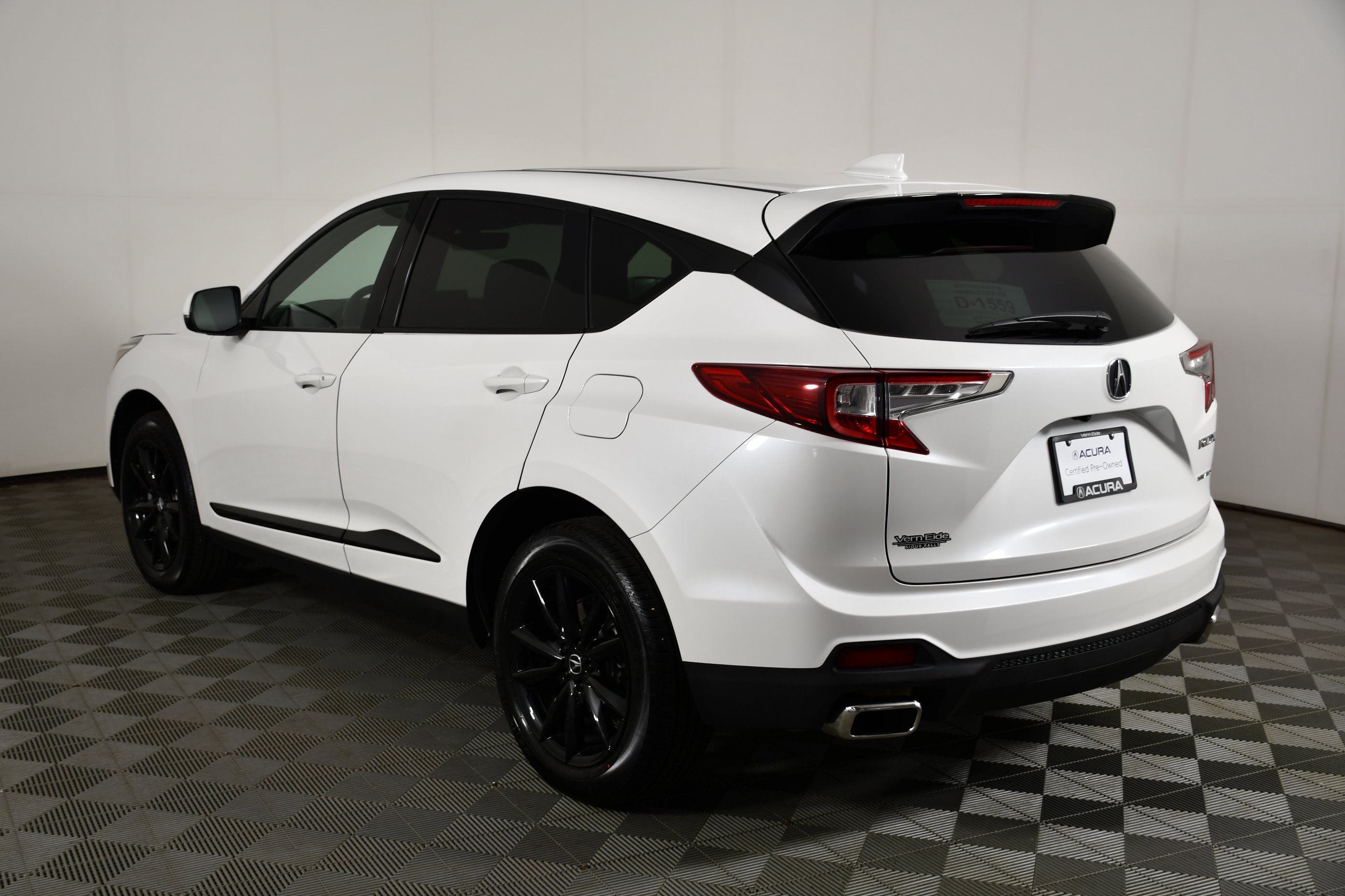 Used 2025 Acura RDX SH-AWD image 8