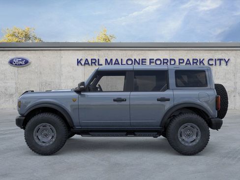 New 2025 Ford Bronco Badlands image 3
